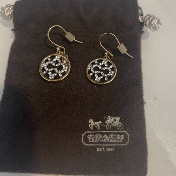 Coach dangle drop gold earrings with signature C logo - Picture 1 of 3